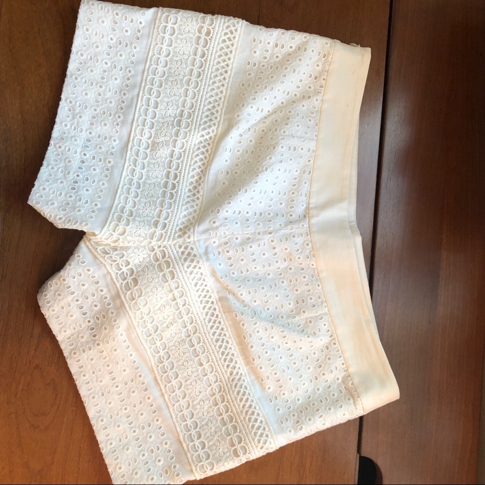 LOFT eyelet Riviera Short - Picture 7 of 7